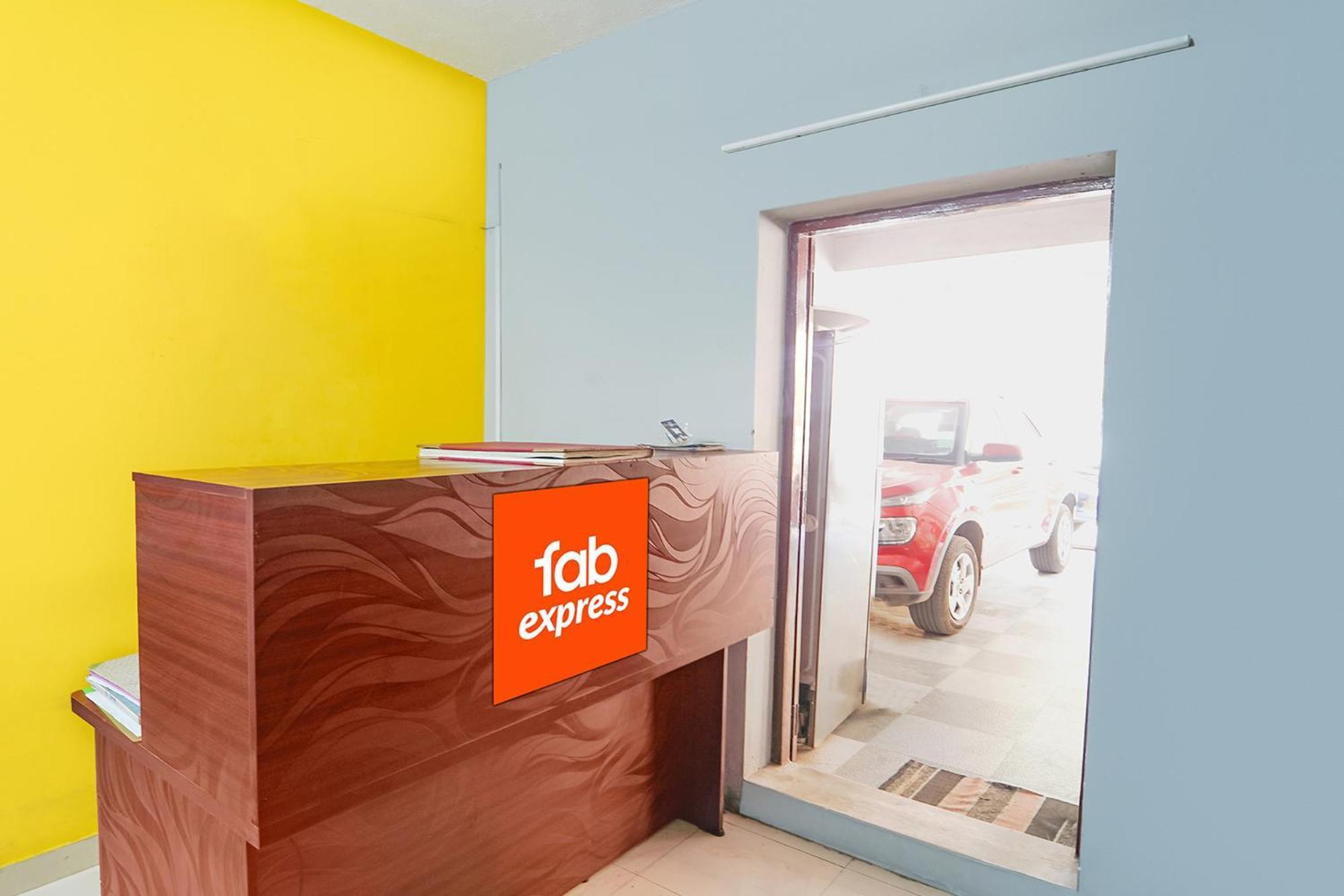 Fabexpress Epic Residency - Nr Srm University, Ramapuram Chennai Exterior photo